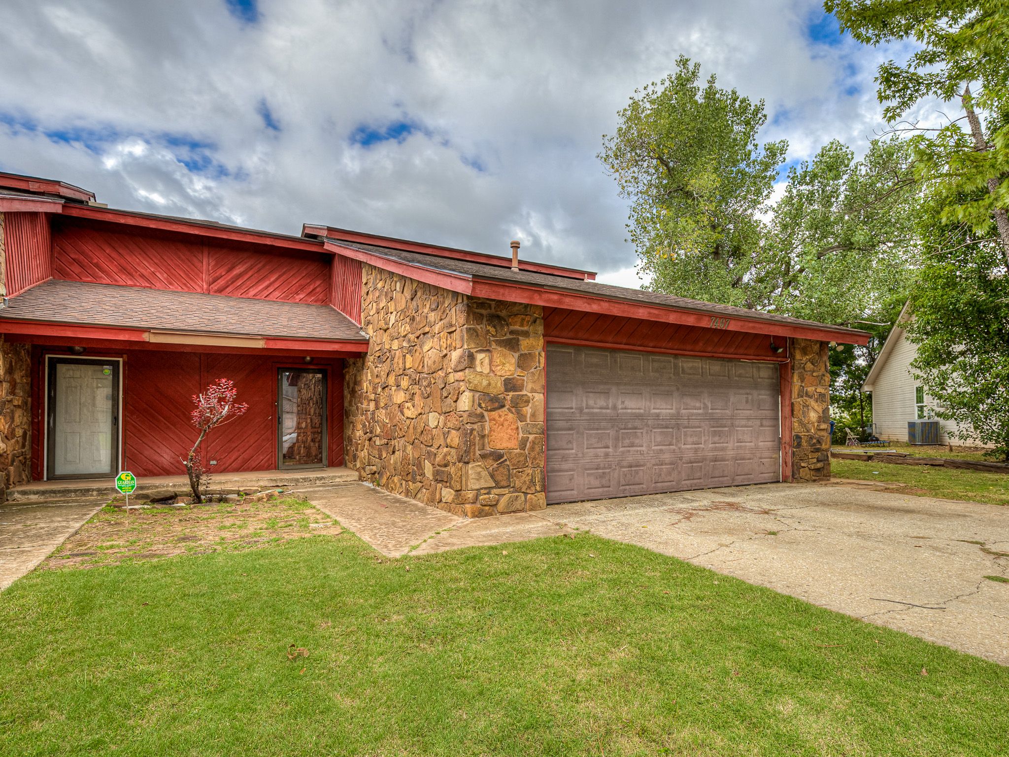 7407 Kings Manor Ct